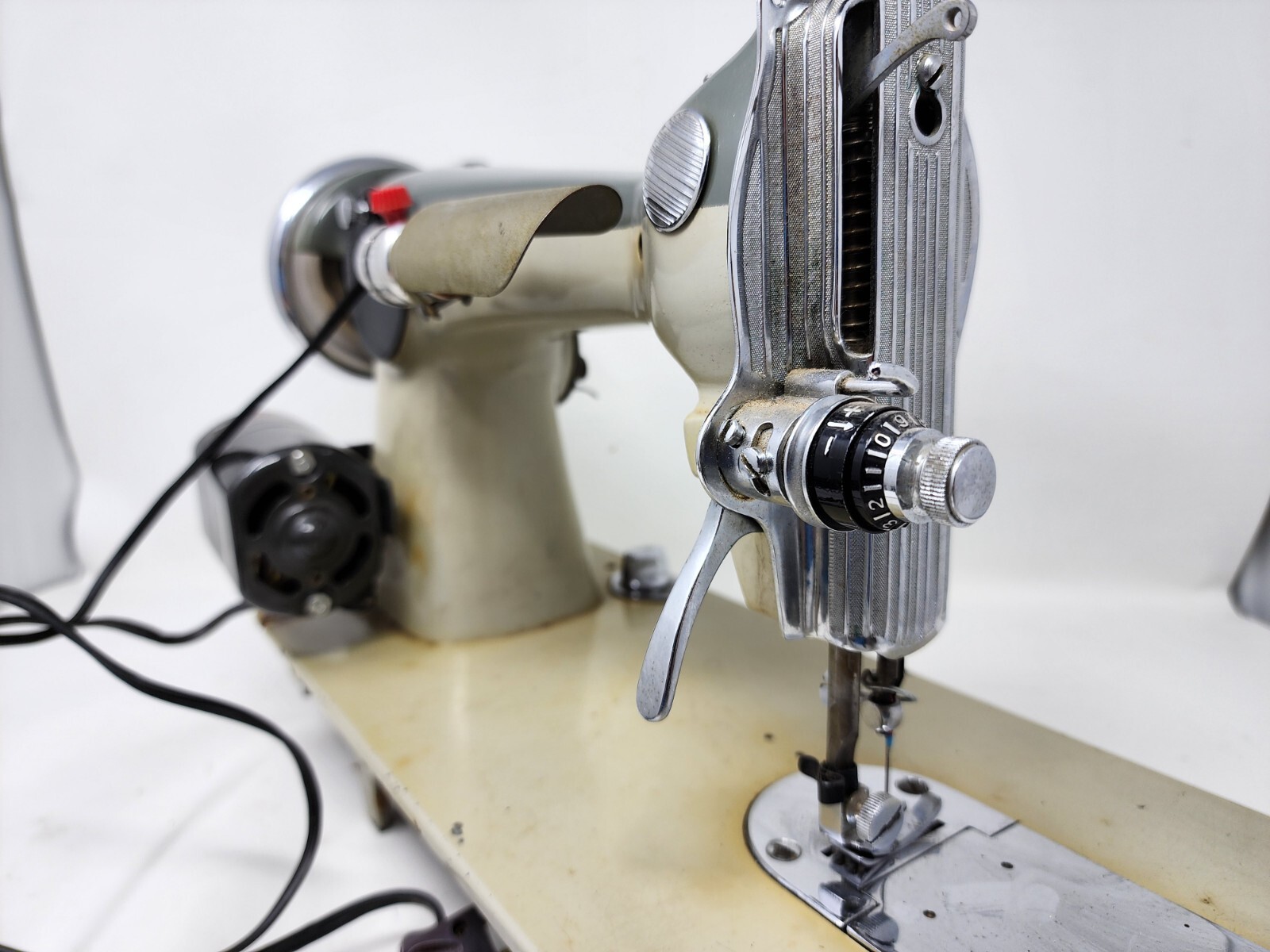 Vintage Consew Model 215 Industrial Sewing Machine & Foot Pedal eBay