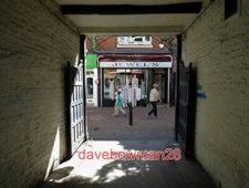 PHOTO  LOOKING ACROSS CHESTERGATE IN MACCLESFIELD FROM THE ALLEY NEXT TO THE BAT