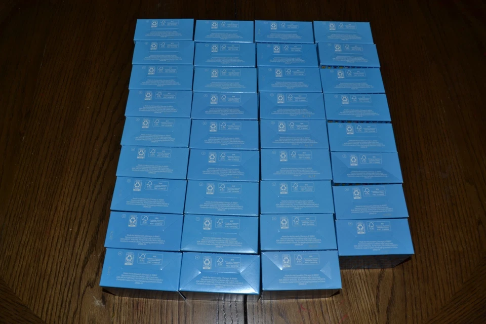 Juego 70 aniversario McDonalds Disneyland 2025 sellado + envío gratuito + extras Foto 2 de 3