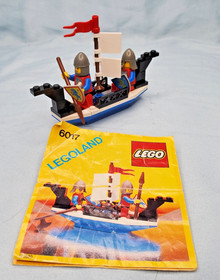 LEGO Castle Guard 6035 and King's Oarsmen 6017 both from 1987 - please read