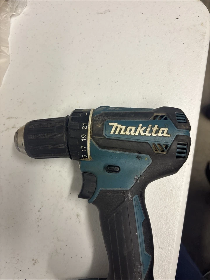 Makita XFD13 Brushless 18V 1/2" Compact Drill/Driver. Works But Needs Repair - Image 3 of 4
