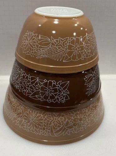 Pyrex Mixing Bowls 3 Set ‘Woodland ‘ Pattern White on Brown/Beige 404, 403, 402
