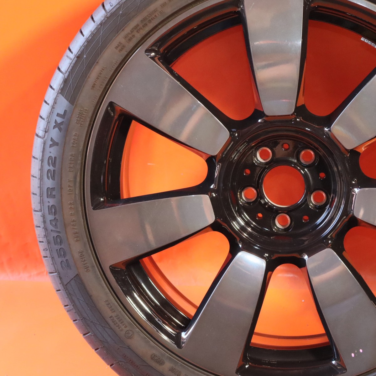 Rolls-Royce Cullinan 2019-2021 Front Wheel P/N 6882835