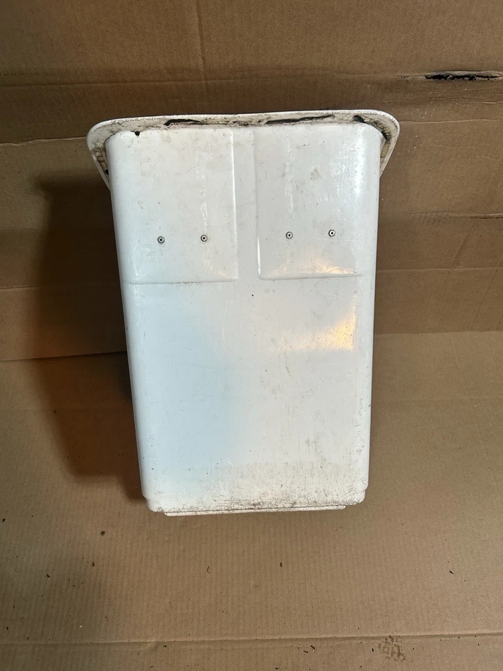 Seadoo Sea Doo GSX GSI GTX GS 717 787 800 1996-2000 contenedor de almacenamiento frontal armario de bañera Foto 3 de 3