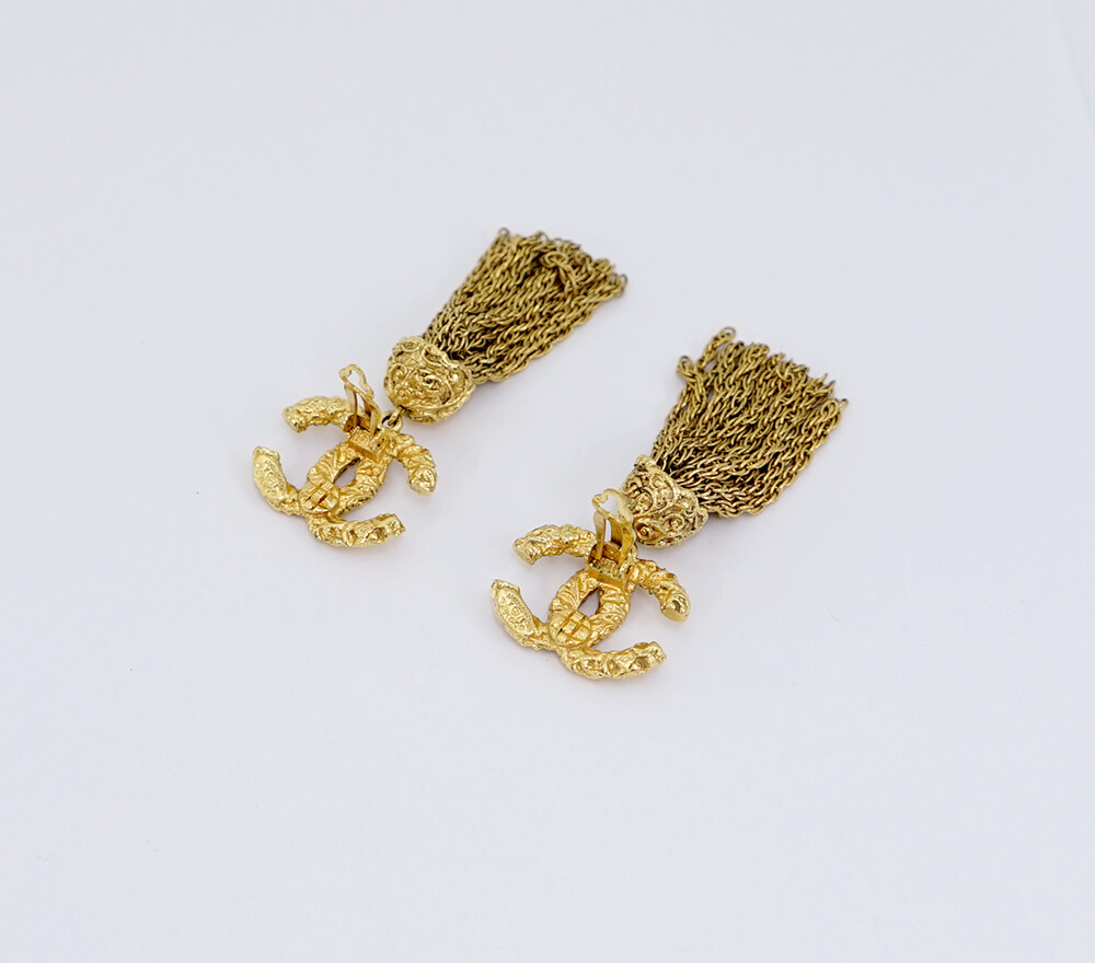 CHANEL CC Logos Tassel Fringe Dangle Clip-On Earrings Gold