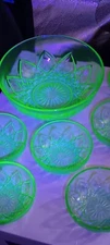 Hazel Atlas diamond arches uranium glass lg bowl and 6 dessert bowls set