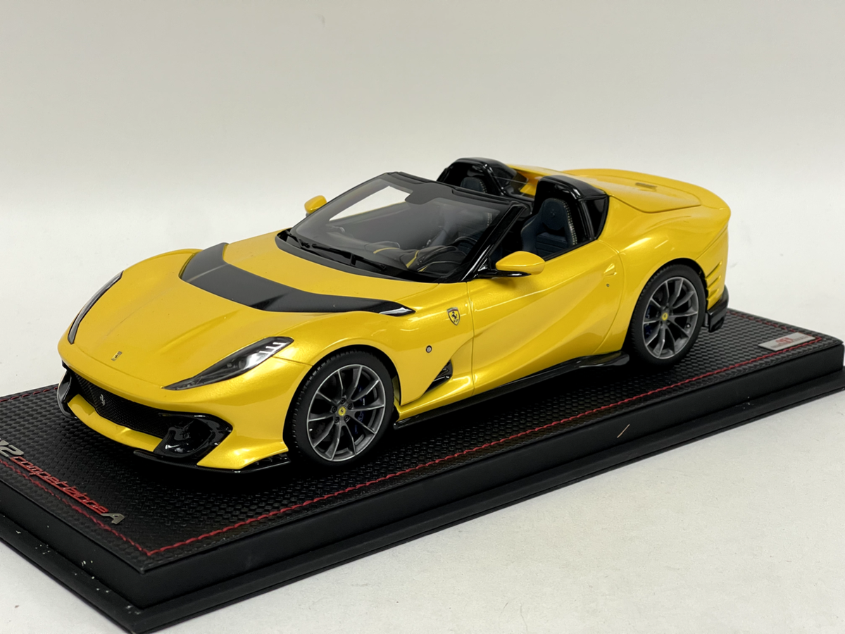 1/18 MR Collection Ferrari 812 Competizione A spider Yellow
