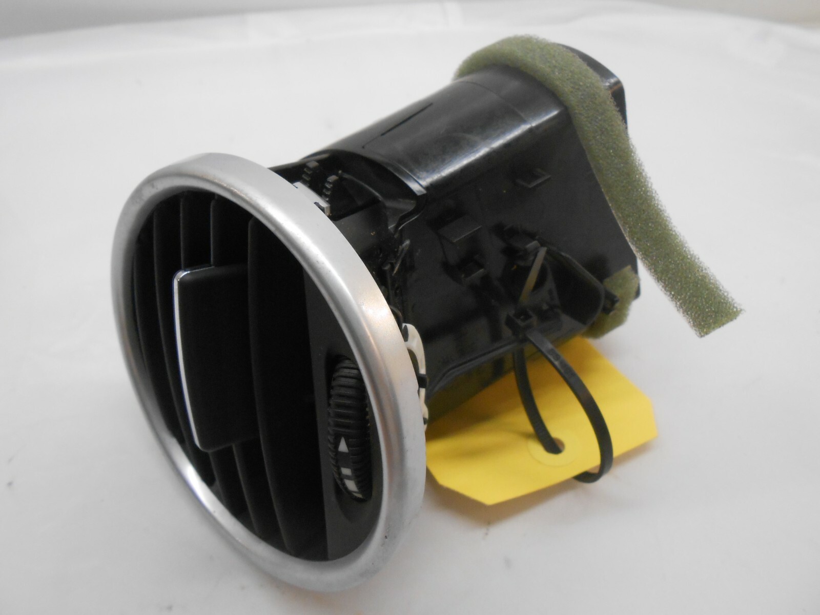 Mercedes Black Left Front A/C Vent OEM A1648301954 / A1648302354  