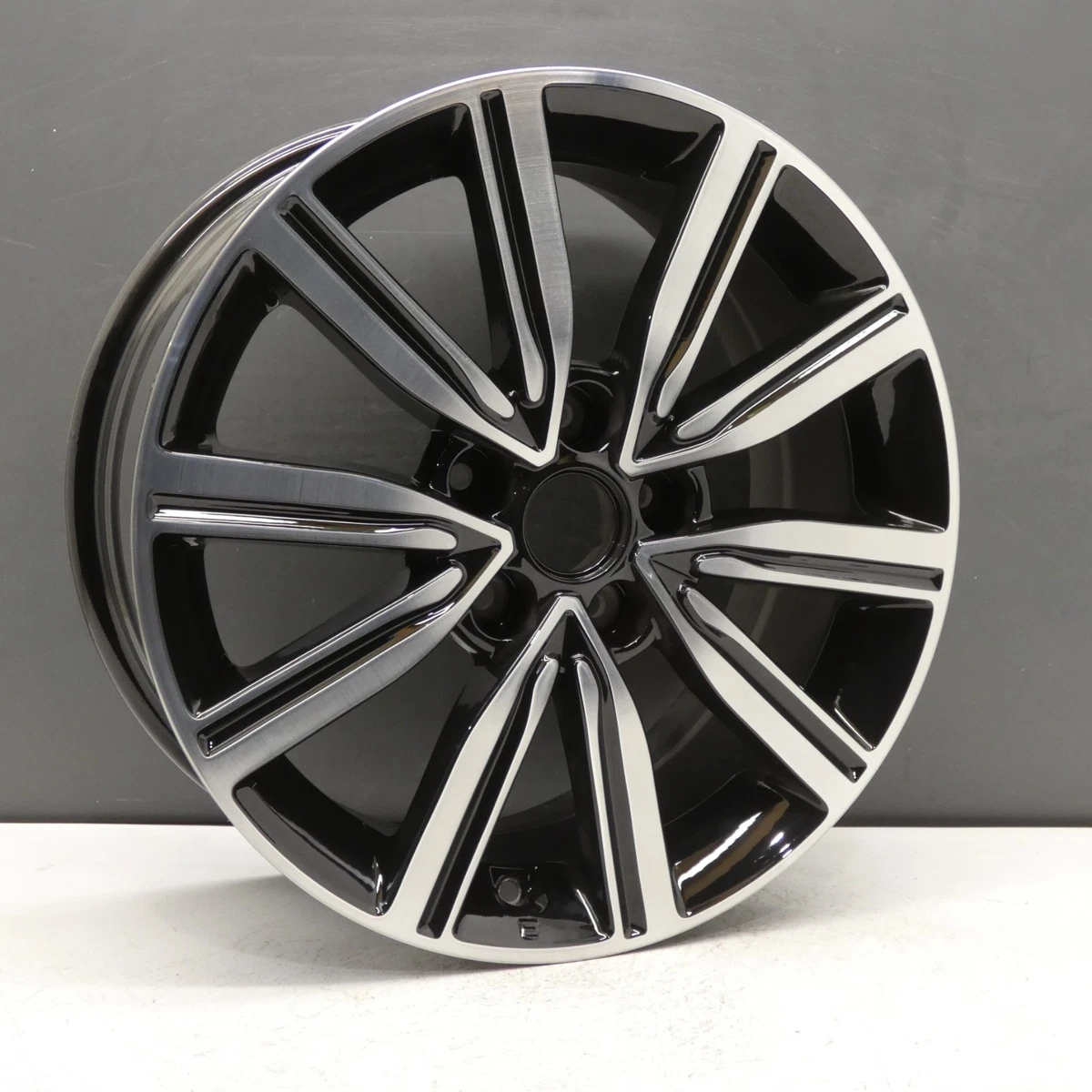 Jeu De 4 Jantes Autec VALEA 18 Pouces - 7.5x18, 5x114.3, ET45, Noir, Pour Kia Niro/Optima/Soul...