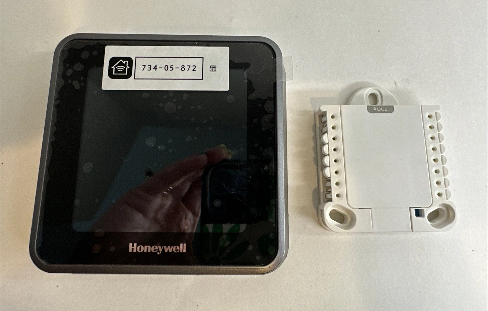 NEW Honeywell Lyric Smart Thermostat RCHT8610WF T5 Series
