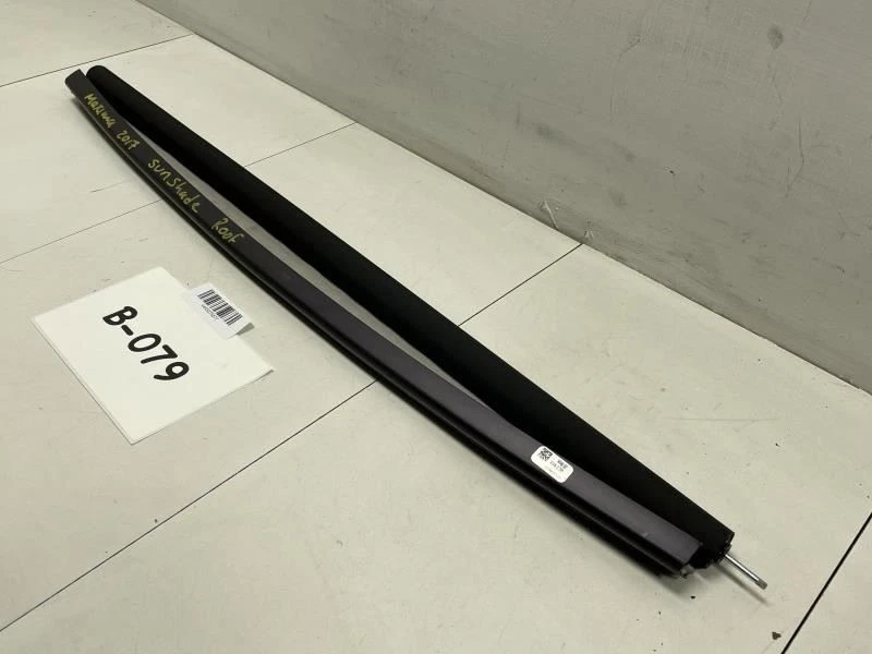 Nissan Máxima Platinum 2017 parabrisas trasero parasol OEM+ Foto 2 de 4