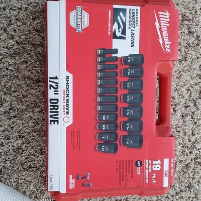 Milwaukee 19pc Shockwave Impact 1/2 Drive SAE. Impact Duty 6pt Deep. New Sealed