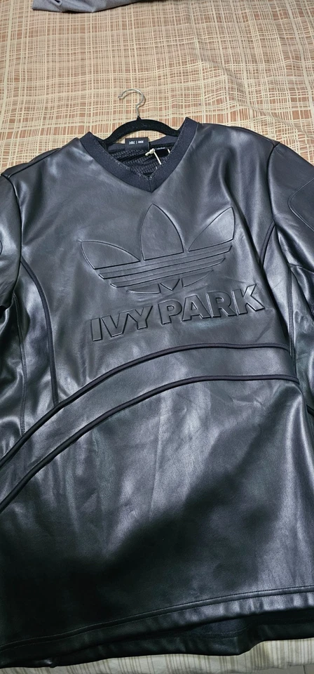 camisa Ivy Park Noir Foto 2 de 3