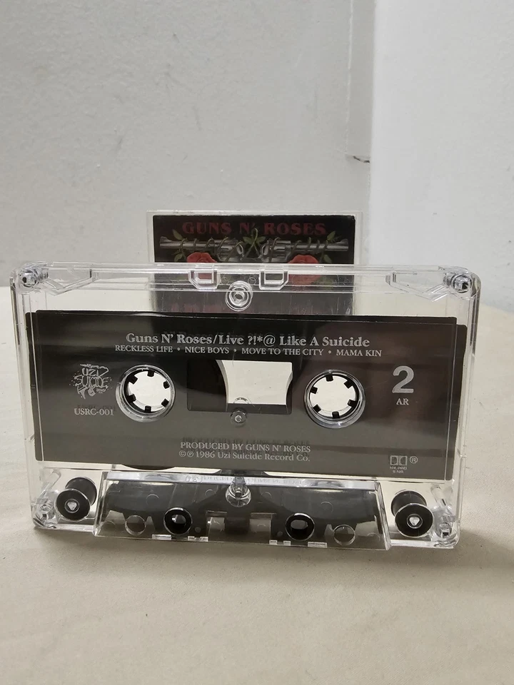 VTG Original Guns N Roses 1986 "Live Like A Suicide" Cassette Tape GUC HTF - Imagem 3 de 4