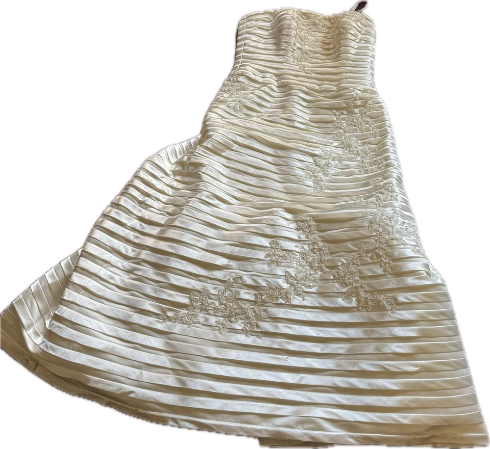 VESTIDO DE NOVIA DAVIDS OLEG CASSINI TALLA 16 SIN TIRANTES, PRECIOSO MARFIL Foto 2 de 4