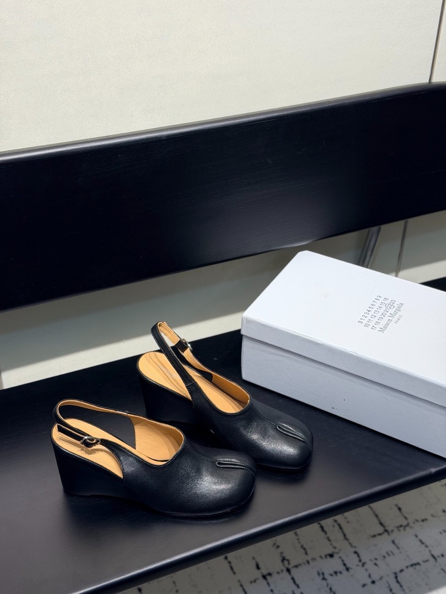 Maison Margiela Split-Toe Block-Heel Retro Ballet Flats — Size 38
