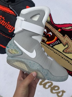 Nike Mag Back To The Future 2011 - Size 9