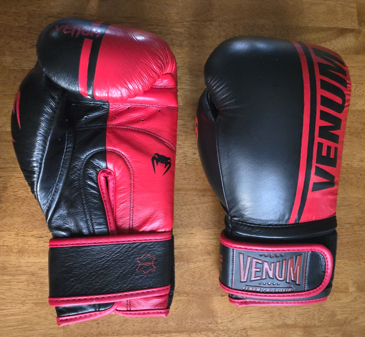 Venum 18 Ounce Leather Boxing Gloves, Red / Black, Slightly Used