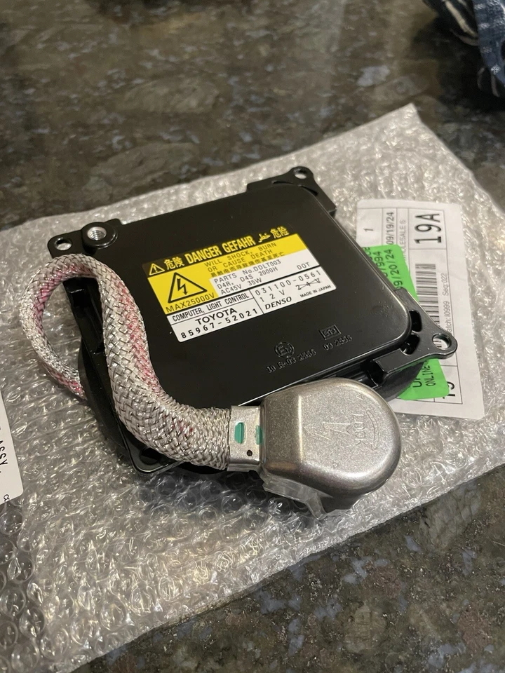 Módulo de control de faros OEM (LS460, ES350, ES300) Toyota/Lexus 81107-33761 Foto 2 de 4