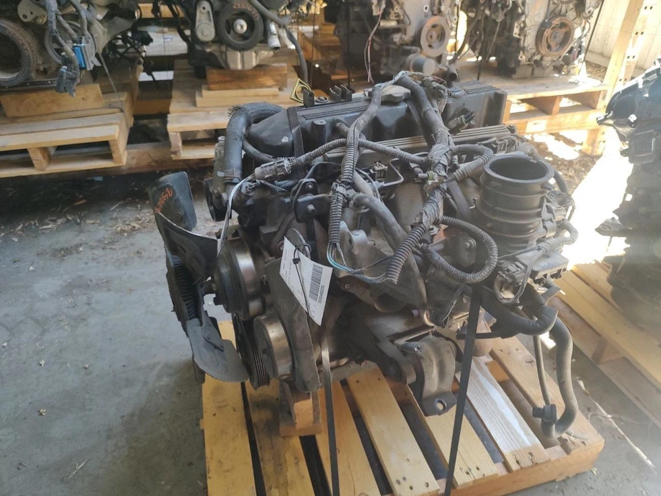 1997-1998 Jeep Wrangler Engine - 2.5L (VIN P, 8th Digit) 153K Miles Foto 2 de 4