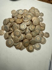  N489 LOT OF 450 SMALL ANTIQUE NOS GLASS POCKET WATCH CRYSTALS