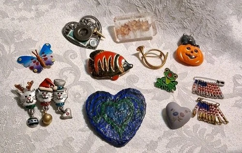 Vintage Novelty, Eclectic Variety/Other, Brooch/ Costume Jewelry Lot