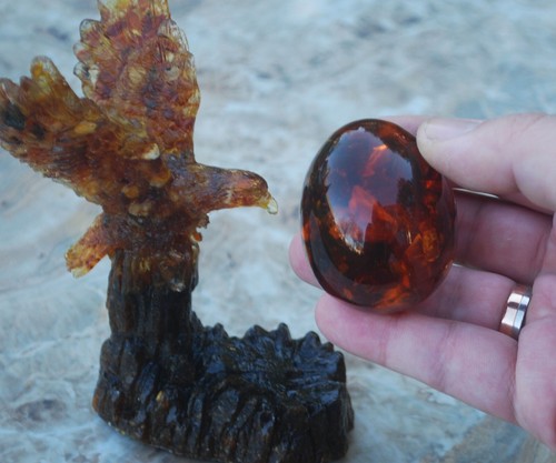 Baltic Amber Eagle and Amber Egg with inclusion Bee - Wholesale - 第 6/17 張圖片