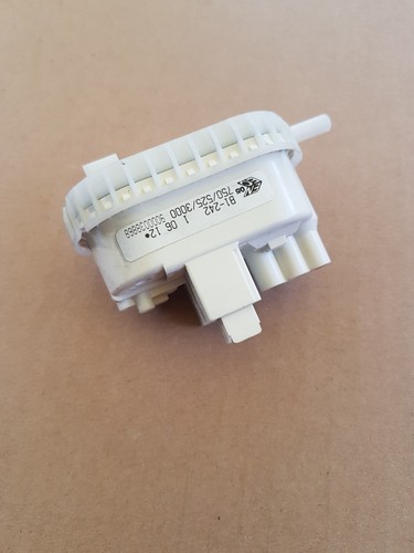 Siemens WM12A280 Druckschalter Niveauschalter Druckwächter 9000038868 B1-242