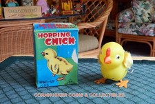 VINTAGE Hopping Chick wind up toy boxed in working condition JAPAN