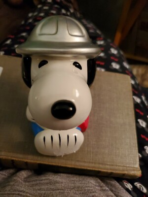 Snoopy Hardhat Bank, United feature Syndicate Inc., 