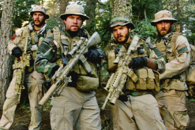Einsamer Überlebender Mark Wahlberg Taylor Kitsch Emile Hirsch Ben Foster 4x6 Foto 