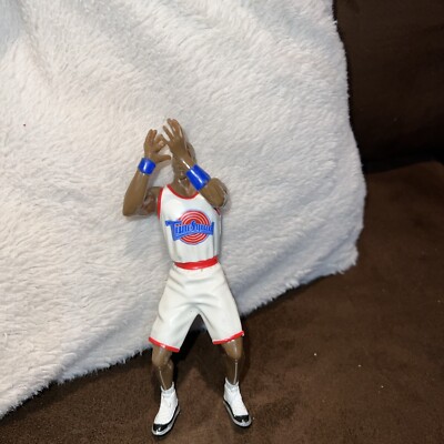 Vintage 1996 Space Jam MICHAEL JORDAN Tune Squad Basketball Action Figure 5''