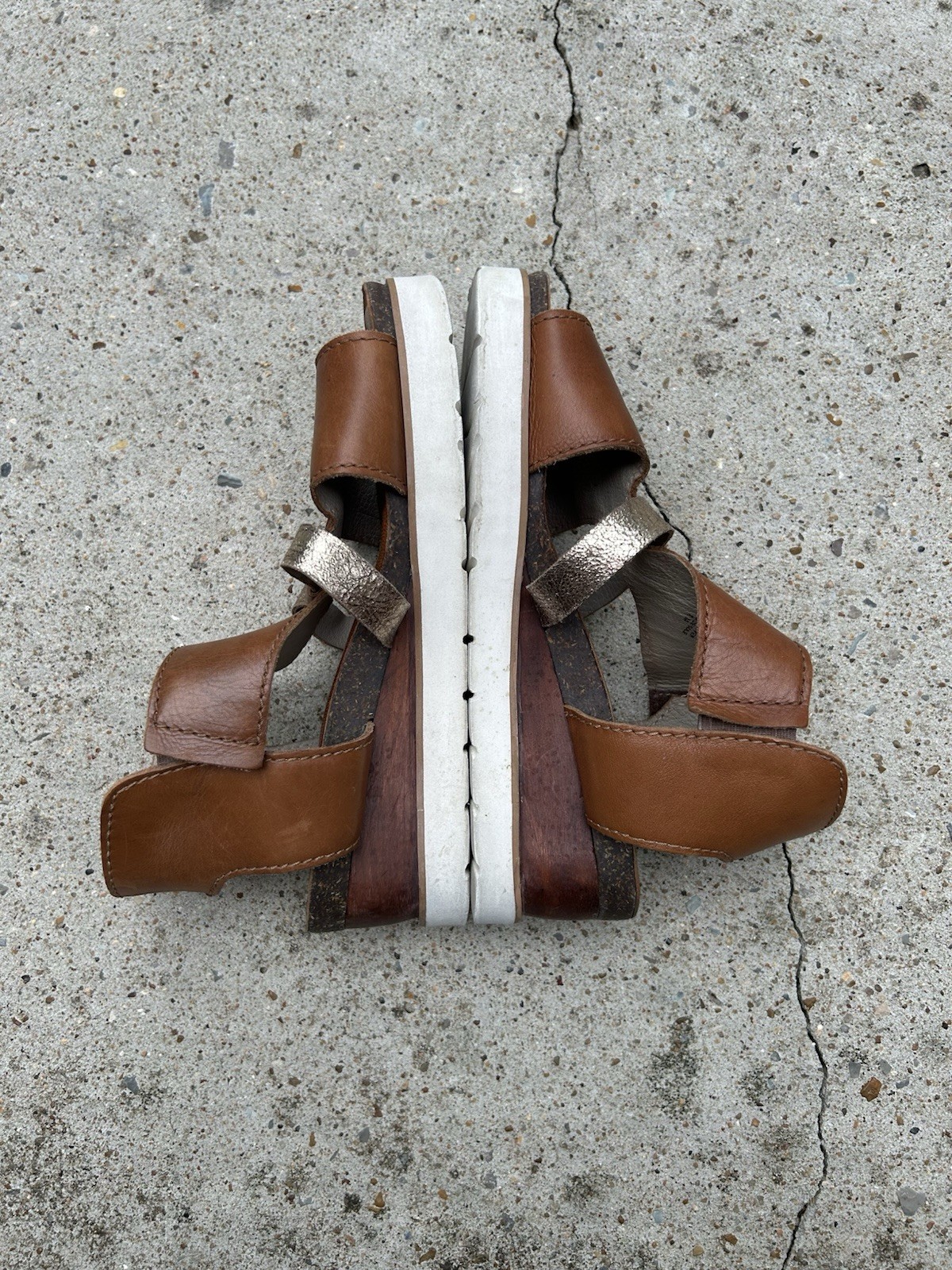 Diba True Women's Metallic Platform Wedge Sandal 8M Brown Leather