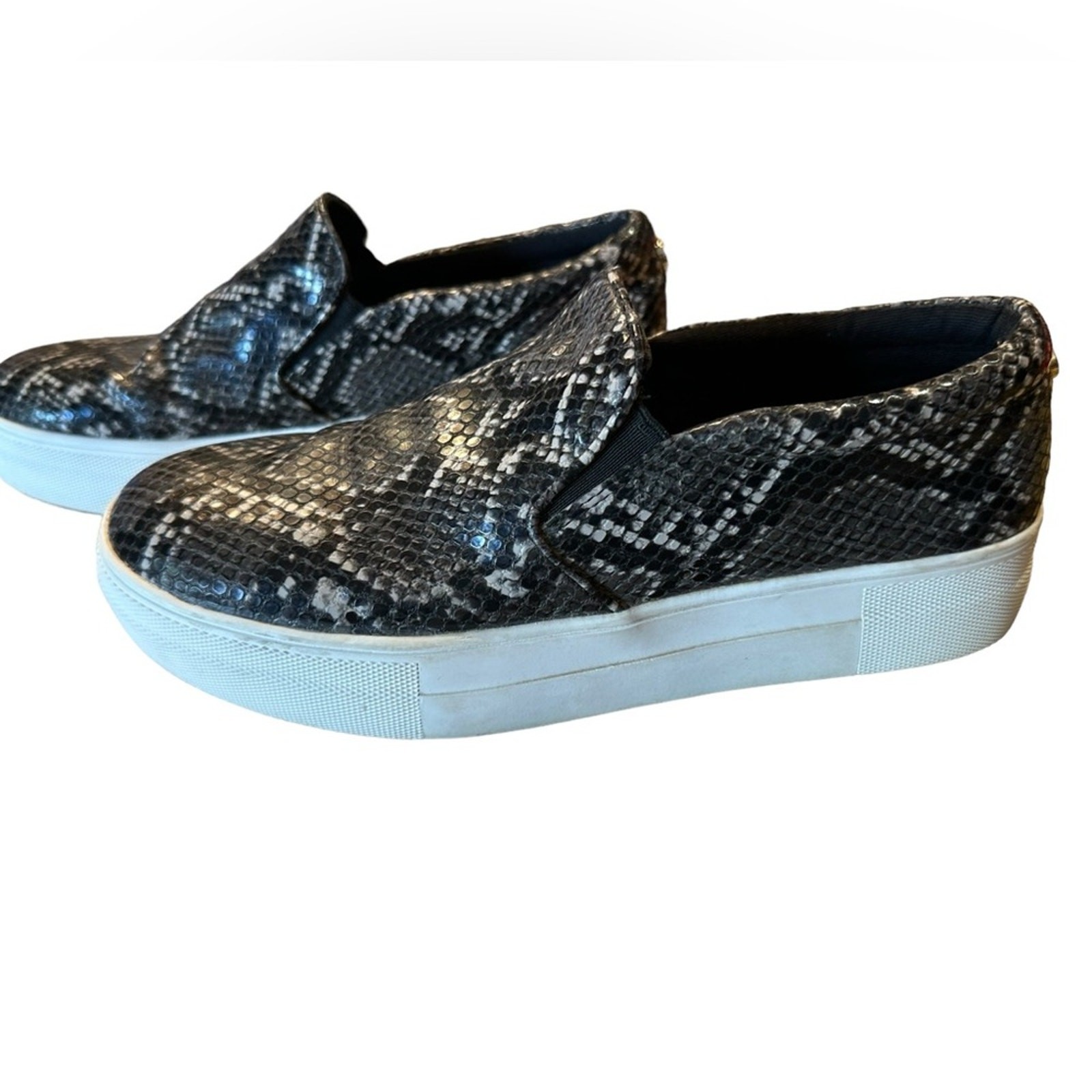 Steve Madden Women’s Size 8 Black & White Snakeskin Print Slip On Sneakers