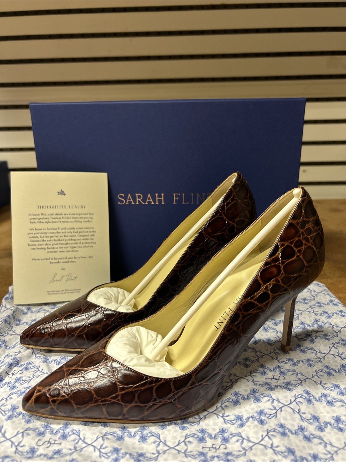 $495 NIB Sarah Flint Perfect Pump 85 Heels Sz 37.5 or 7.5 Espresso Croc Embossed