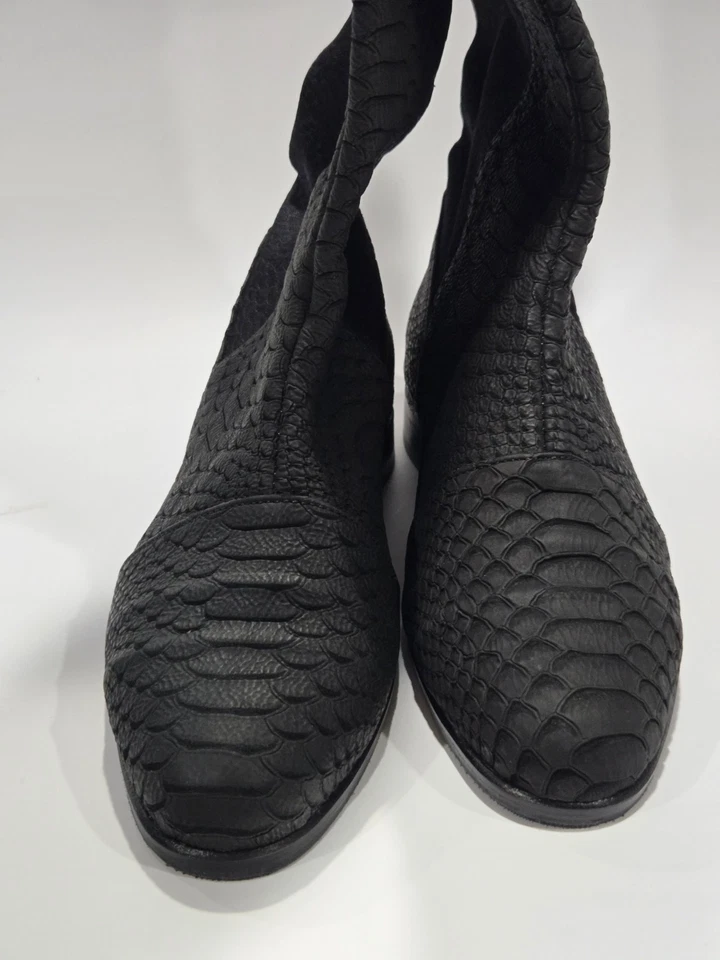 Daniella Lahavi Women's Black Flat Knee-High Reptile Pattern Boots, EU 37 US 6.5 - Image 2 of 4