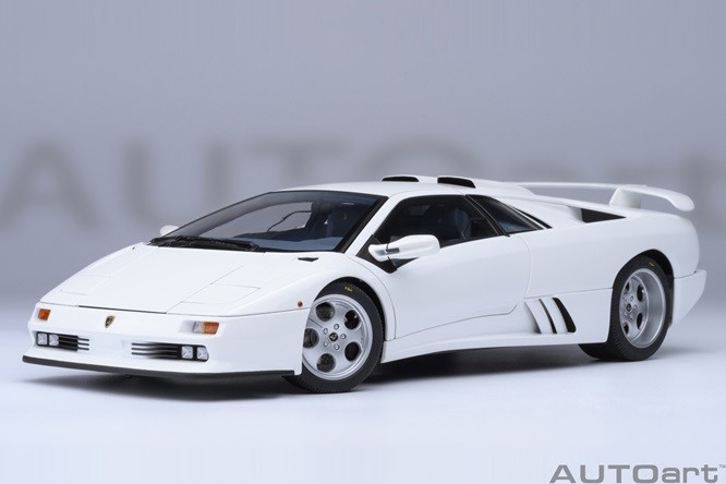 Autoart 79145 - 1/18 Lamborghini Diablo SE JOTA (Impact White) - New