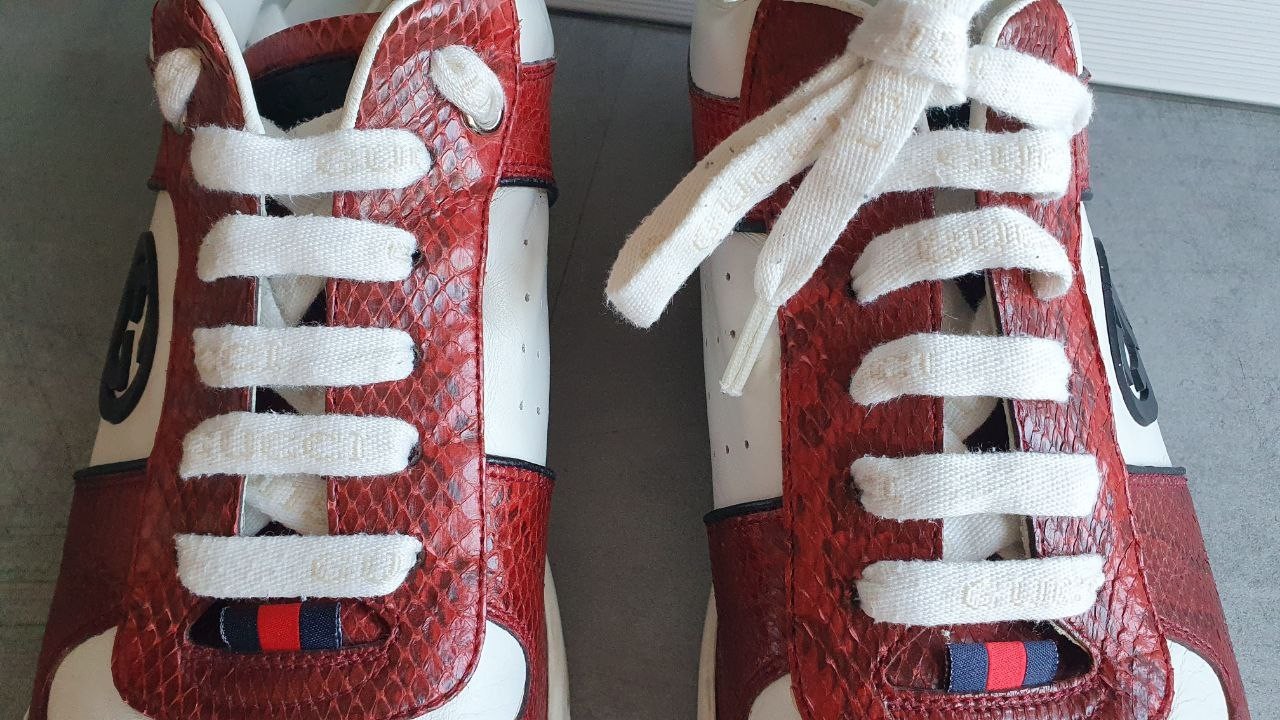 Gucci Interlocking GG Logo Red Python Low Top Sne… - image 5