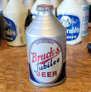 #2 Brucks Jubilee Beer Cone Top Crowntainer w/cap 192(22). Bruckman Cincinnati