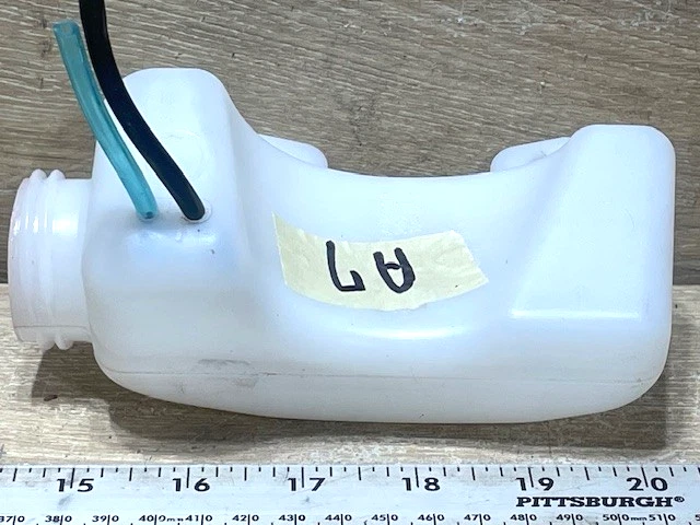 Recortadora de cuerda de gas Craftsman WS210 2 ciclos tanque de gasolina solamente y tornillos OME USADO A7 Foto 2 de 4