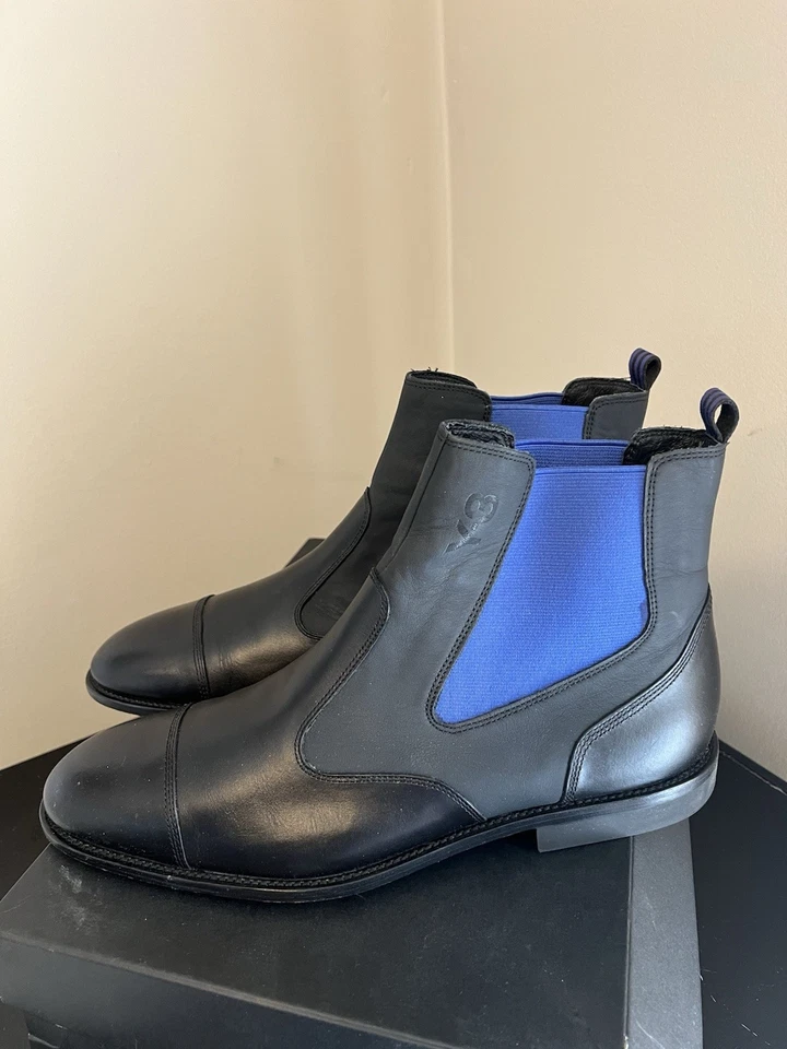 Botas Chelsea Y3, Cuero Negro y Acento Azul, Hombre Talla 10 Foto 3 de 4