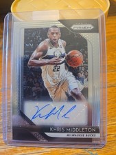 2018-19 Panini Prizm - Signatures Khris Middleton #S-KMD (AU)