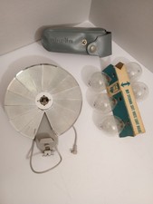 Vintage Minolta Deluxe 2 Fan Type Flash w/PC Cord  New Flash Bulbs Untested