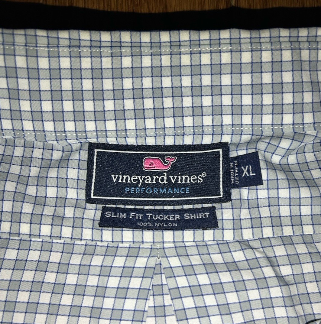 Men’s Vineyard Vine Performance Button Down Shirt… - image 9