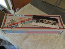 ERTL Racing Transporters 1992 pasado y presente baterías interestatales 1:64 #18 nuevas