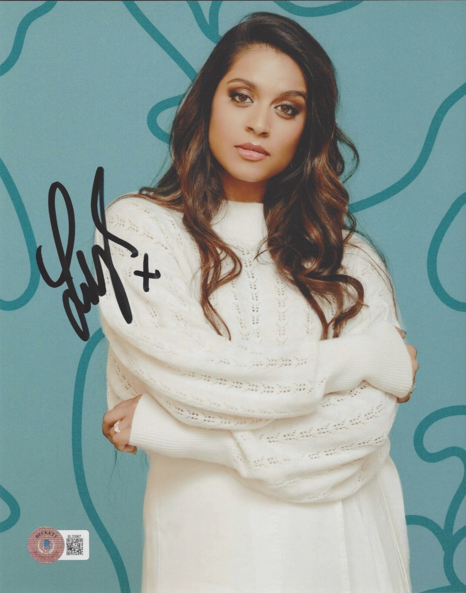LILLY SINGH TV HOST COMEDIAN SIGNED 8x10 PHOTO BECKETT