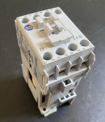 ALLEN BRADLEY 700-CF400Z* SER A CONTACTOR
