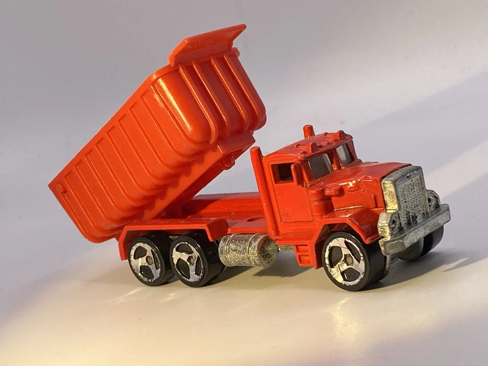 Camión de volteo Peterbuilt 1991 Hot Wheels🔥1/64- juego de regalo exclusivo difícil de encontrar Foto 2 de 4