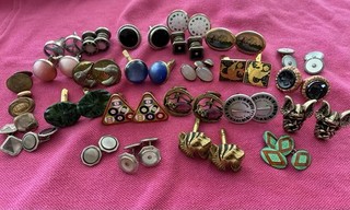 LOT of 22 Pairs VINTAGE CUFFLINKS 4 Singles MUST SEE