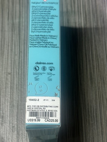 Claire's Unghie Finte Eleganti Blu con Ciglia Matchig Vegan - Foto 4 di 4